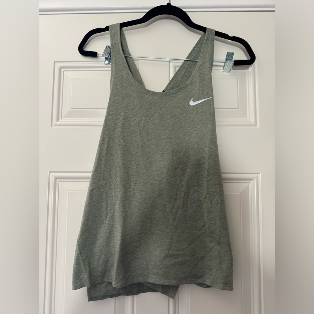 Nike cross back top